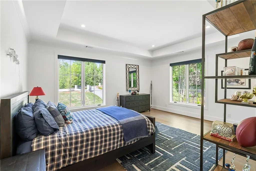 Secondary bedroom