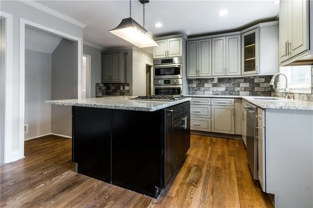 805 Spalding Drive, Sandy Springs, Georgia 30328, 4 Bedrooms Bedrooms, ,3 BathroomsBathrooms,Residential,Sold,805 Spalding Drive,5962993