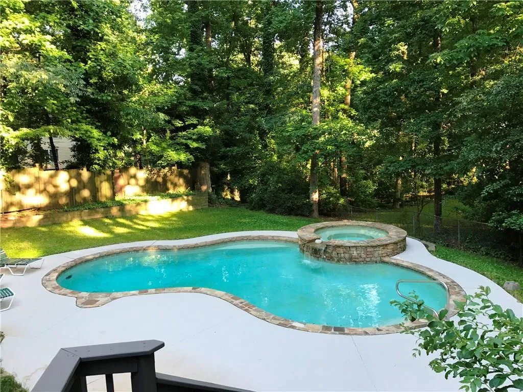 805 Spalding Drive, Sandy Springs, Georgia 30328, 4 Bedrooms Bedrooms, ,3 BathroomsBathrooms,Residential,Sold,805 Spalding Drive,5962993