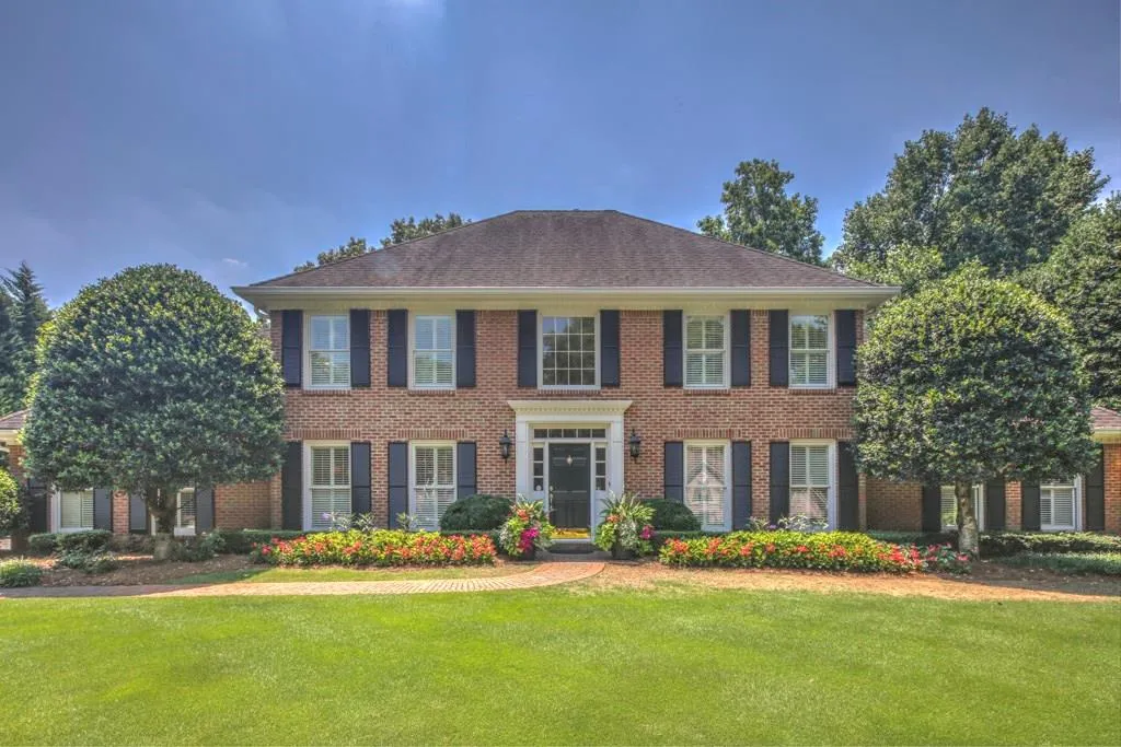 300 Cameron Ridge Drive, Sandy Springs, Georgia 30328, 5 Bedrooms Bedrooms, ,4 BathroomsBathrooms,Residential,Sold,300 Cameron Ridge Drive,5790019