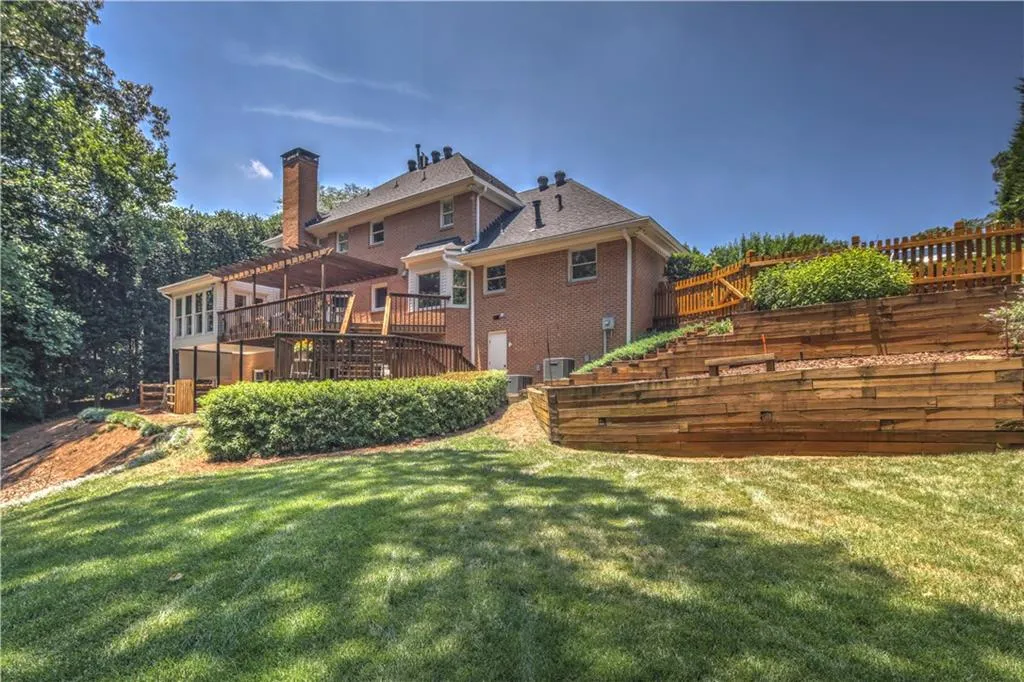 300 Cameron Ridge Drive, Sandy Springs, Georgia 30328, 5 Bedrooms Bedrooms, ,4 BathroomsBathrooms,Residential,Sold,300 Cameron Ridge Drive,5790019