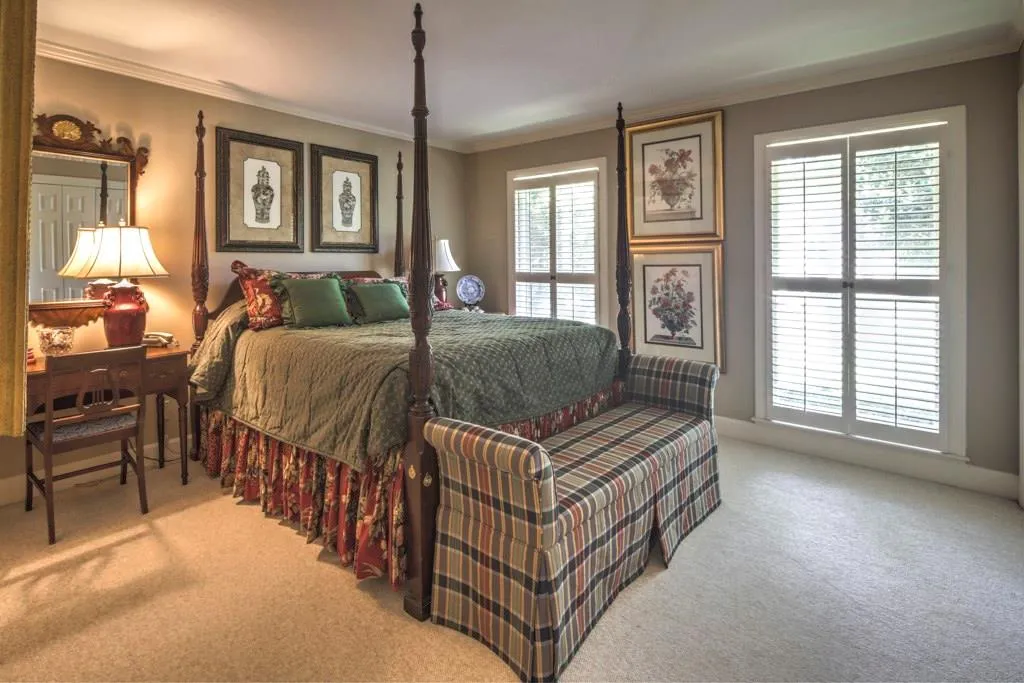 300 Cameron Ridge Drive, Sandy Springs, Georgia 30328, 5 Bedrooms Bedrooms, ,4 BathroomsBathrooms,Residential,Sold,300 Cameron Ridge Drive,5790019