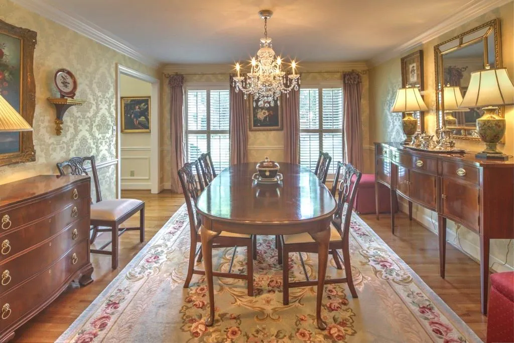 300 Cameron Ridge Drive, Sandy Springs, Georgia 30328, 5 Bedrooms Bedrooms, ,4 BathroomsBathrooms,Residential,Sold,300 Cameron Ridge Drive,5790019