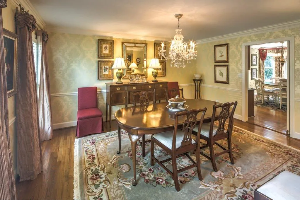 300 Cameron Ridge Drive, Sandy Springs, Georgia 30328, 5 Bedrooms Bedrooms, ,4 BathroomsBathrooms,Residential,Sold,300 Cameron Ridge Drive,5790019