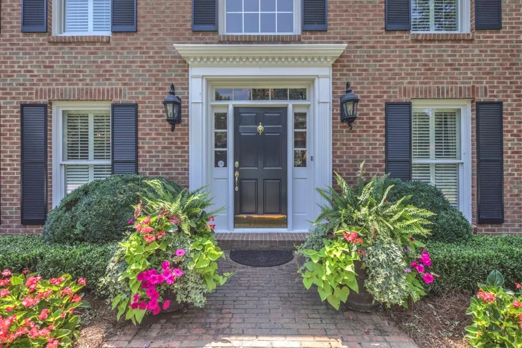 300 Cameron Ridge Drive, Sandy Springs, Georgia 30328, 5 Bedrooms Bedrooms, ,4 BathroomsBathrooms,Residential,Sold,300 Cameron Ridge Drive,5790019
