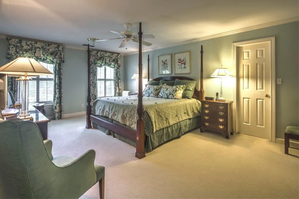 300 Cameron Ridge Drive, Sandy Springs, Georgia 30328, 5 Bedrooms Bedrooms, ,4 BathroomsBathrooms,Residential,Sold,300 Cameron Ridge Drive,5790019