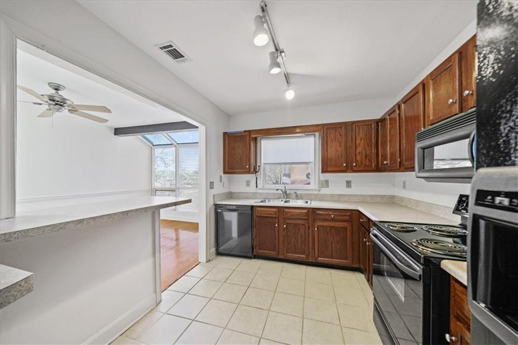 7500 Roswell Road Unit 89, Sandy Springs, Georgia 30350, 2 Bedrooms Bedrooms, ,2 BathroomsBathrooms,Residential,Sold,7500 Roswell Road Unit 89,7313602