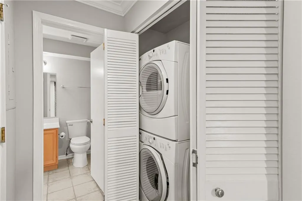 Hall Laundry