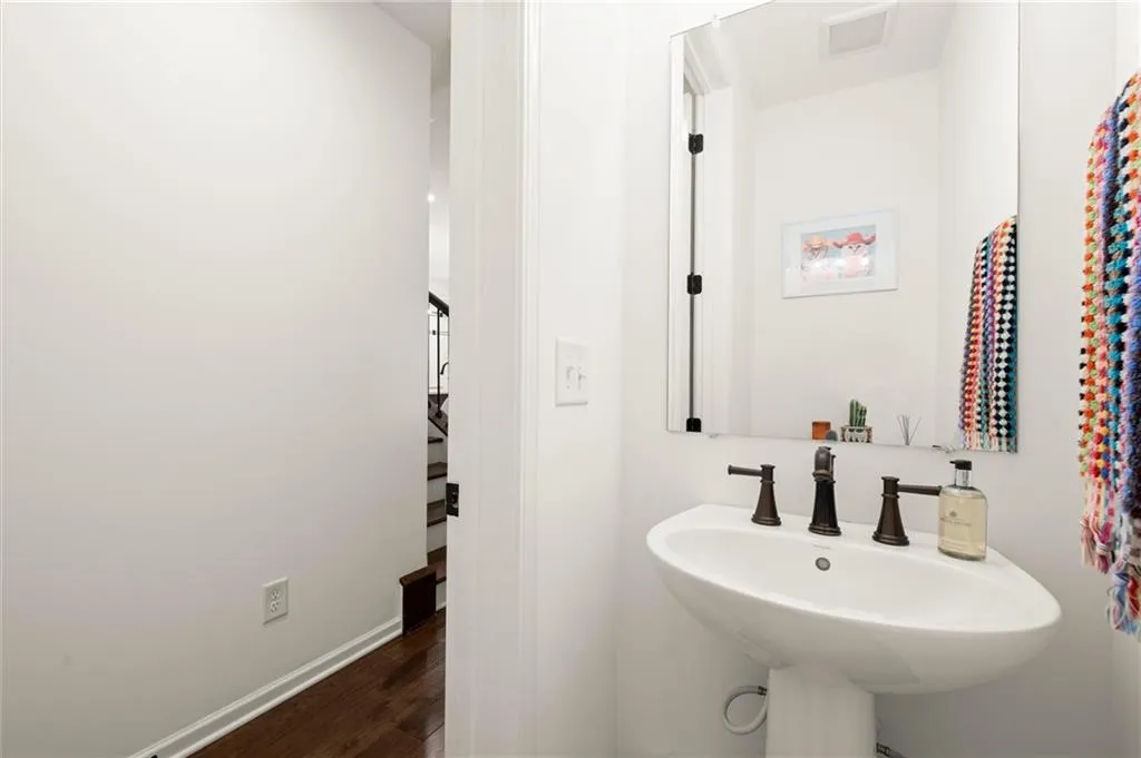 6832 Prelude Drive, Atlanta, Georgia 30328, 1 Bedroom Bedrooms, ,1 BathroomBathrooms,Residential,For Sale,6832 Prelude Drive,7762898