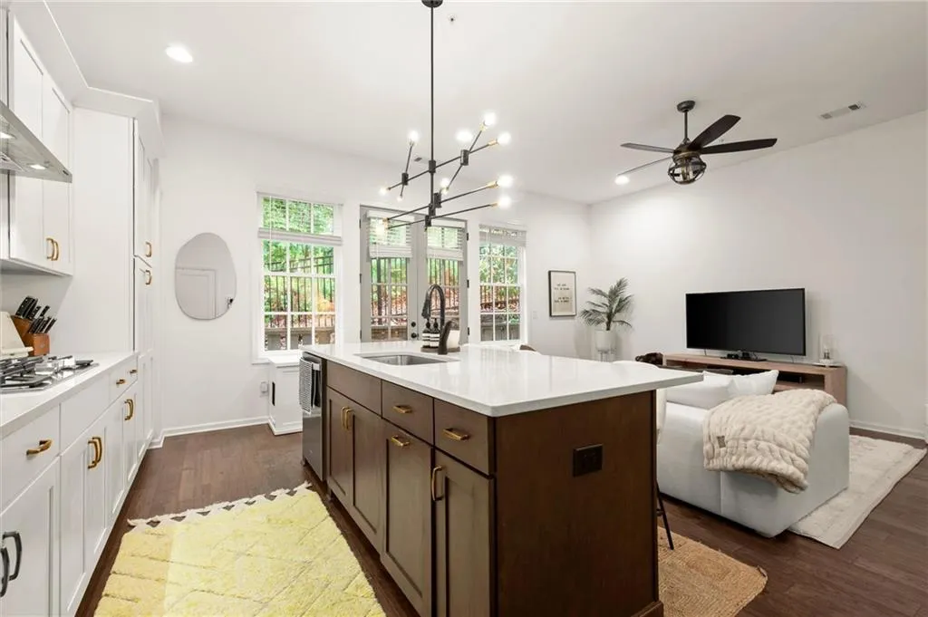 6832 Prelude Drive, Atlanta, Georgia 30328, 1 Bedroom Bedrooms, ,1 BathroomBathrooms,Residential,For Sale,6832 Prelude Drive,7762898