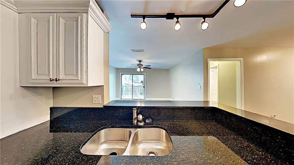 7103 Santa Fe Parkway, Sandy Springs, Georgia 30350, 2 Bedrooms Bedrooms, ,2 BathroomsBathrooms,Residential,Sold,7103 Santa Fe Parkway,6576369