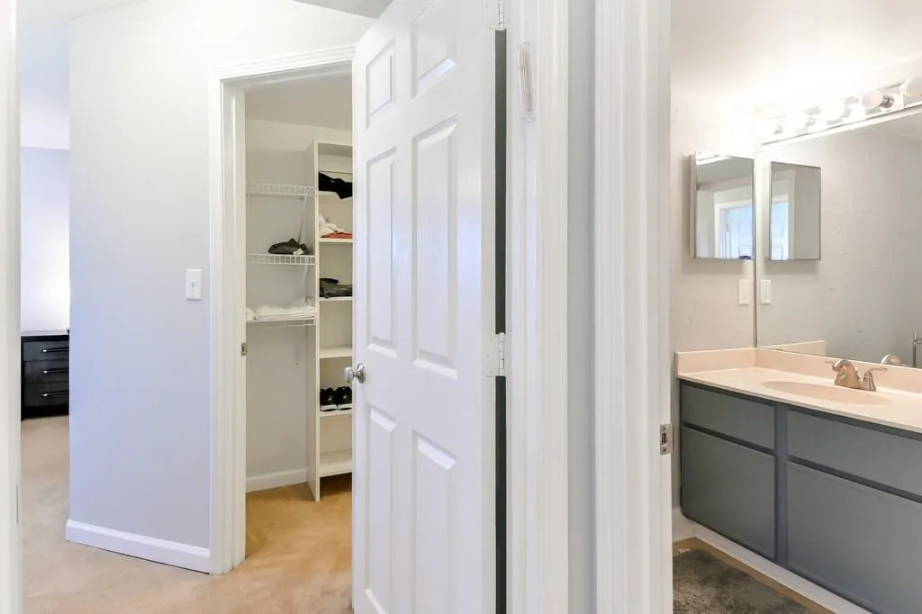 795 Hammond Drive Unit 1201, Atlanta, Georgia 30328, 2 Bedrooms Bedrooms, ,1 BathroomBathrooms,Residential,Sold,795 Hammond Drive Unit 1201,6118673