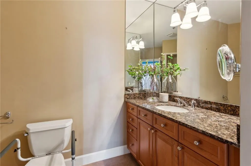 325 E Paces Ferry Road Ne Unit 1608, Atlanta, Georgia 30305, 2 Bedrooms Bedrooms, ,3 BathroomsBathrooms,Residential,For Sale,325 E Paces Ferry Road Ne Unit 1608,7621311