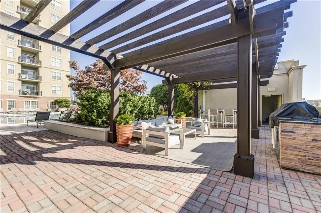 325 E Paces Ferry Road Ne Unit 1608, Atlanta, Georgia 30305, 2 Bedrooms Bedrooms, ,3 BathroomsBathrooms,Residential,For Sale,325 E Paces Ferry Road Ne Unit 1608,7621311