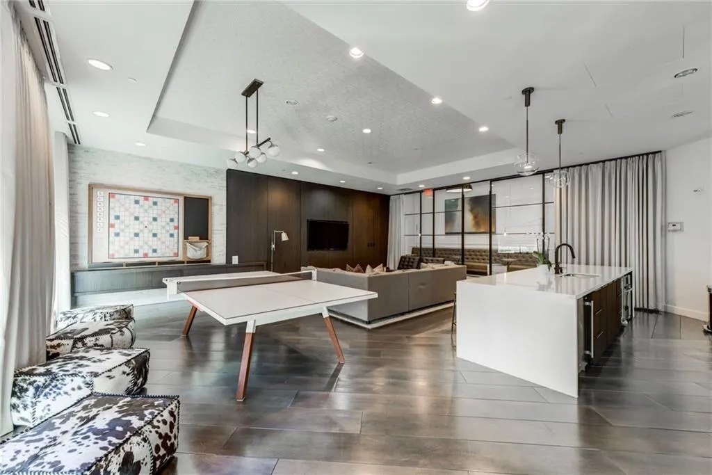 325 E Paces Ferry Road Ne Unit 1608, Atlanta, Georgia 30305, 2 Bedrooms Bedrooms, ,3 BathroomsBathrooms,Residential,For Sale,325 E Paces Ferry Road Ne Unit 1608,7621311