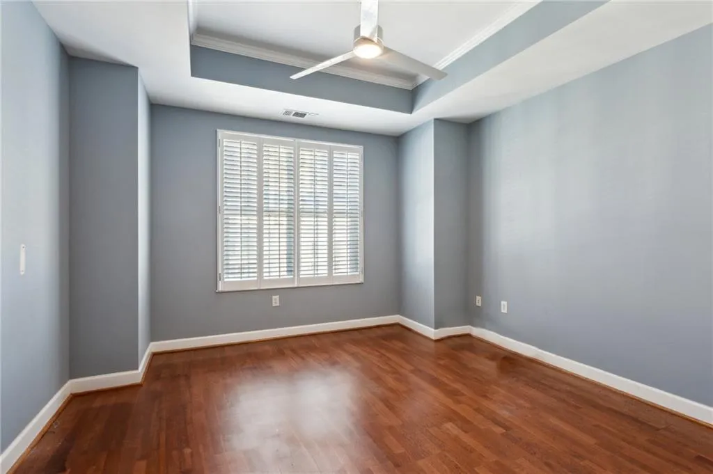 Secondary bedroom