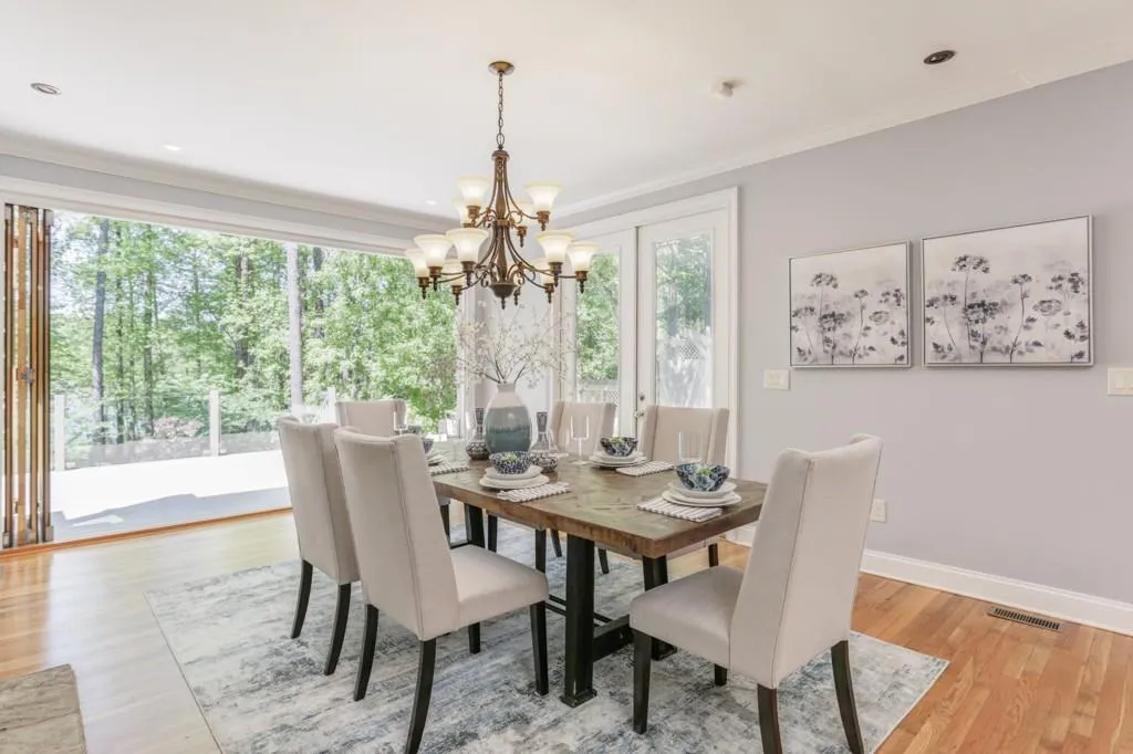 9365 Huntcliff Trace, Sandy Springs, Georgia 30350, 5 Bedrooms Bedrooms, ,5 BathroomsBathrooms,Residential,Sold,9365 Huntcliff Trace,6542290