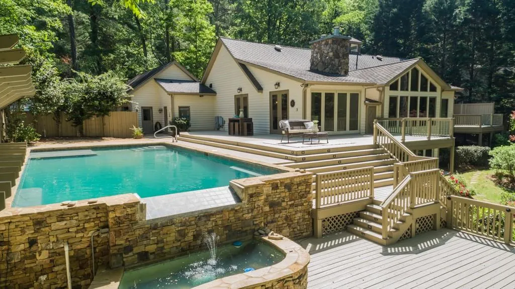 9365 Huntcliff Trace, Sandy Springs, Georgia 30350, 5 Bedrooms Bedrooms, ,5 BathroomsBathrooms,Residential,Sold,9365 Huntcliff Trace,6542290