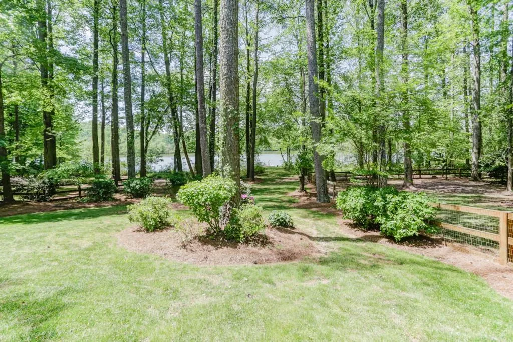 9365 Huntcliff Trace, Sandy Springs, Georgia 30350, 5 Bedrooms Bedrooms, ,5 BathroomsBathrooms,Residential,Sold,9365 Huntcliff Trace,6542290