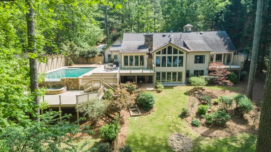 9365 Huntcliff Trace, Sandy Springs, Georgia 30350, 5 Bedrooms Bedrooms, ,5 BathroomsBathrooms,Residential,Sold,9365 Huntcliff Trace,6542290