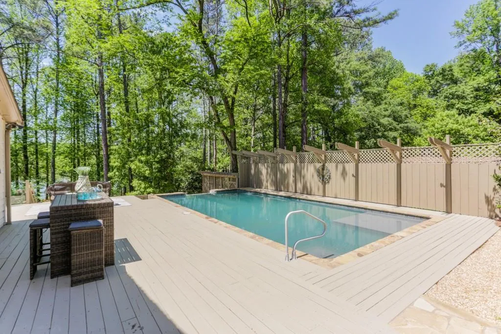 9365 Huntcliff Trace, Sandy Springs, Georgia 30350, 5 Bedrooms Bedrooms, ,5 BathroomsBathrooms,Residential,Sold,9365 Huntcliff Trace,6542290