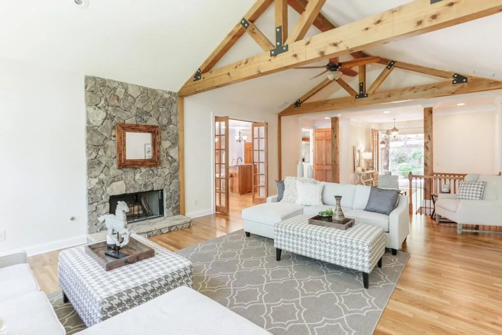 9365 Huntcliff Trace, Sandy Springs, Georgia 30350, 5 Bedrooms Bedrooms, ,5 BathroomsBathrooms,Residential,Sold,9365 Huntcliff Trace,6542290