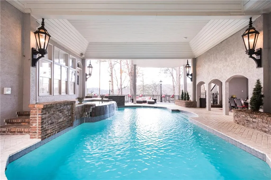 200 Cliff Overlook, Sandy Springs, Georgia 30350, 5 Bedrooms Bedrooms, ,7 BathroomsBathrooms,Residential,Sold,200 Cliff Overlook,5827060