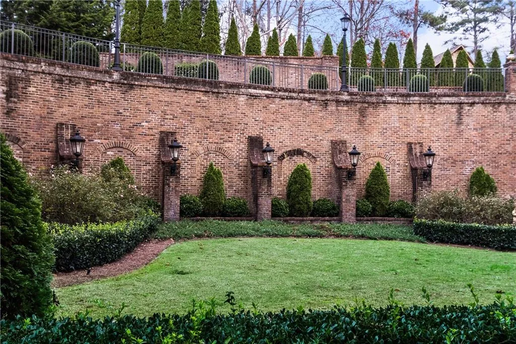 200 Cliff Overlook, Sandy Springs, Georgia 30350, 5 Bedrooms Bedrooms, ,7 BathroomsBathrooms,Residential,Sold,200 Cliff Overlook,5827060