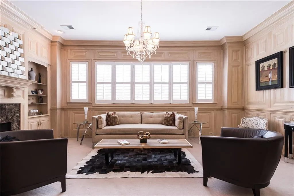 200 Cliff Overlook, Sandy Springs, Georgia 30350, 5 Bedrooms Bedrooms, ,7 BathroomsBathrooms,Residential,Sold,200 Cliff Overlook,5827060