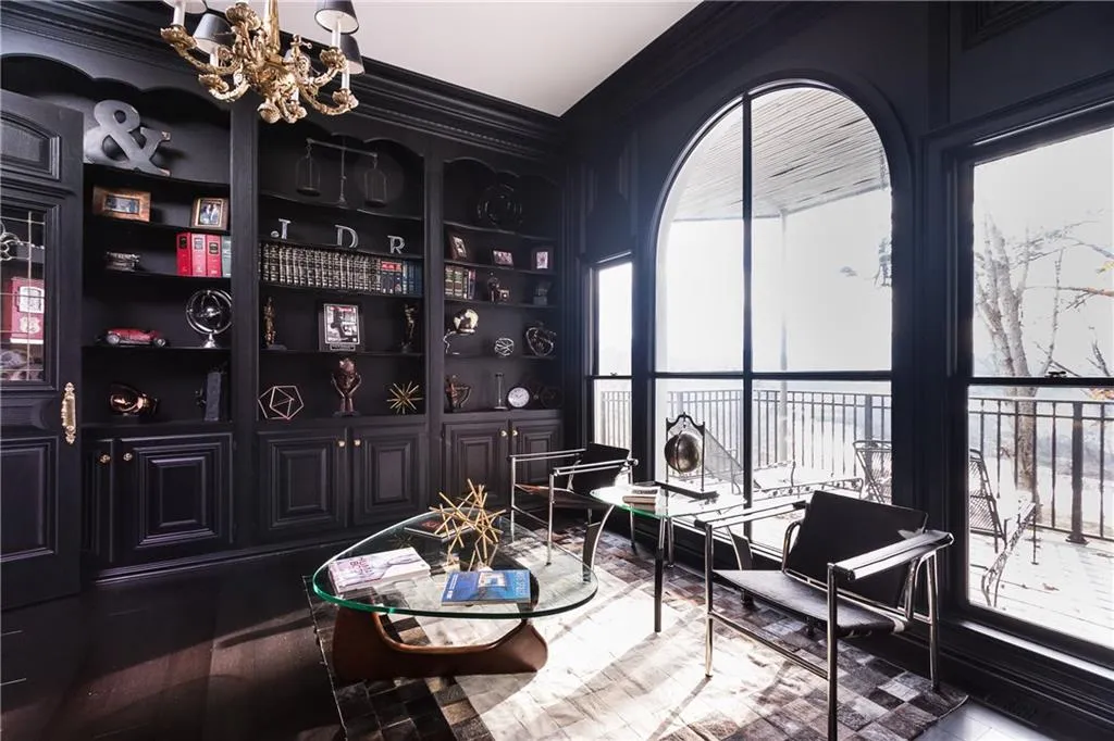 200 Cliff Overlook, Sandy Springs, Georgia 30350, 5 Bedrooms Bedrooms, ,7 BathroomsBathrooms,Residential,Sold,200 Cliff Overlook,5827060