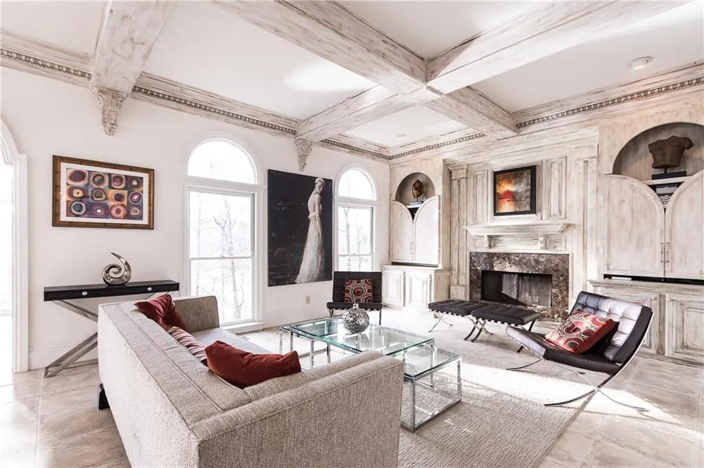 200 Cliff Overlook, Sandy Springs, Georgia 30350, 5 Bedrooms Bedrooms, ,7 BathroomsBathrooms,Residential,Sold,200 Cliff Overlook,5827060