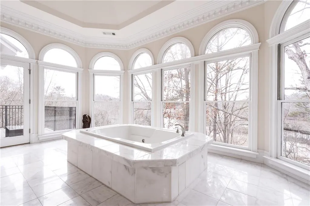 200 Cliff Overlook, Sandy Springs, Georgia 30350, 5 Bedrooms Bedrooms, ,7 BathroomsBathrooms,Residential,Sold,200 Cliff Overlook,5827060