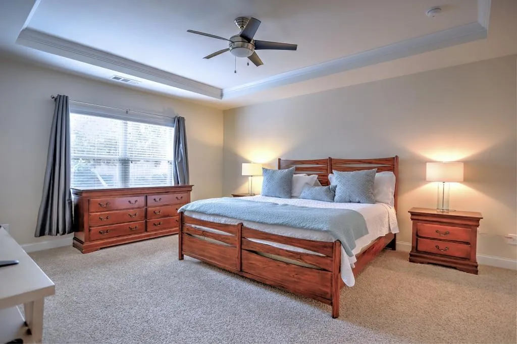 106 Austin Drive, Sandy Springs, Georgia 30328, 5 Bedrooms Bedrooms, ,4 BathroomsBathrooms,Residential,Sold,106 Austin Drive,6839659