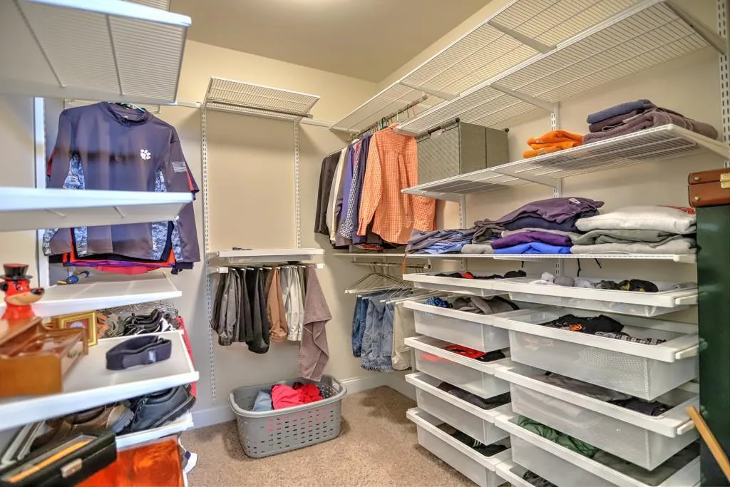 106 Austin Drive, Sandy Springs, Georgia 30328, 5 Bedrooms Bedrooms, ,4 BathroomsBathrooms,Residential,Sold,106 Austin Drive,6839659