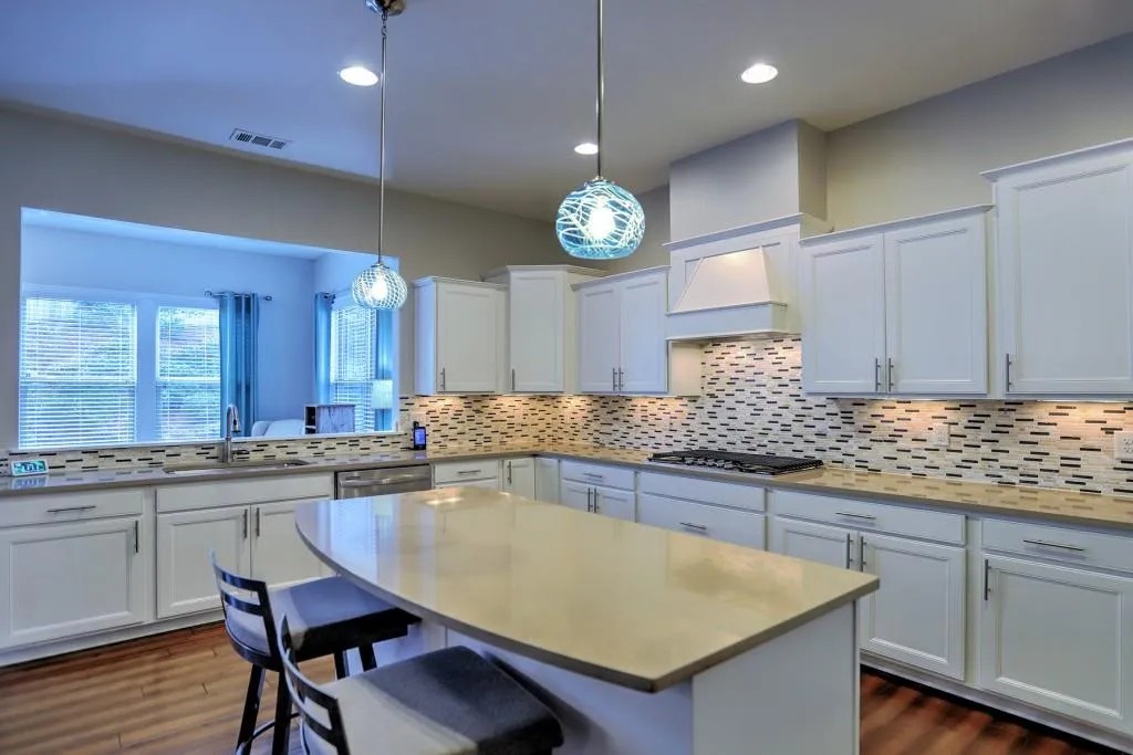 106 Austin Drive, Sandy Springs, Georgia 30328, 5 Bedrooms Bedrooms, ,4 BathroomsBathrooms,Residential,Sold,106 Austin Drive,6839659