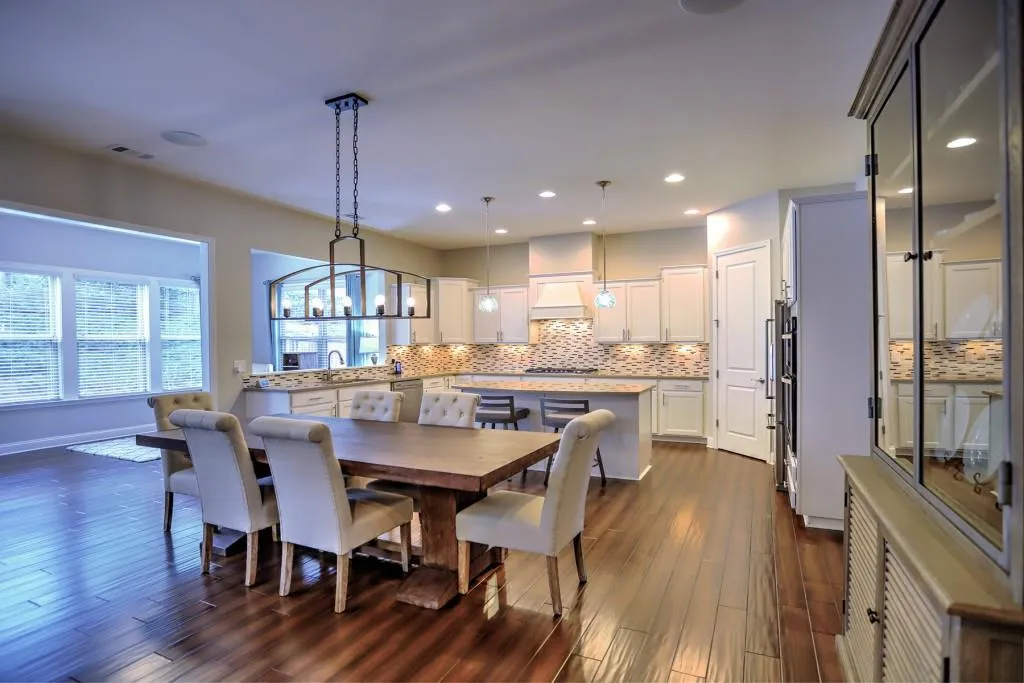 106 Austin Drive, Sandy Springs, Georgia 30328, 5 Bedrooms Bedrooms, ,4 BathroomsBathrooms,Residential,Sold,106 Austin Drive,6839659