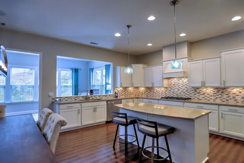 106 Austin Drive, Sandy Springs, Georgia 30328, 5 Bedrooms Bedrooms, ,4 BathroomsBathrooms,Residential,Sold,106 Austin Drive,6839659