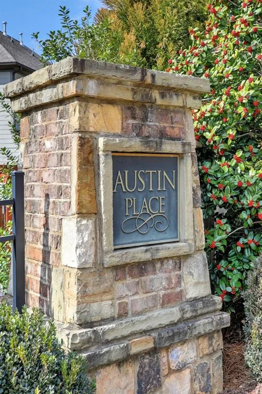 106 Austin Drive, Sandy Springs, Georgia 30328, 5 Bedrooms Bedrooms, ,4 BathroomsBathrooms,Residential,Sold,106 Austin Drive,6839659