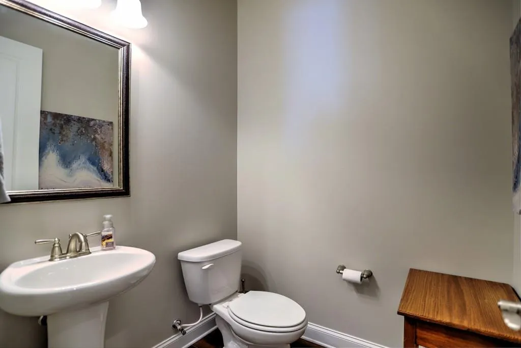 106 Austin Drive, Sandy Springs, Georgia 30328, 5 Bedrooms Bedrooms, ,4 BathroomsBathrooms,Residential,Sold,106 Austin Drive,6839659