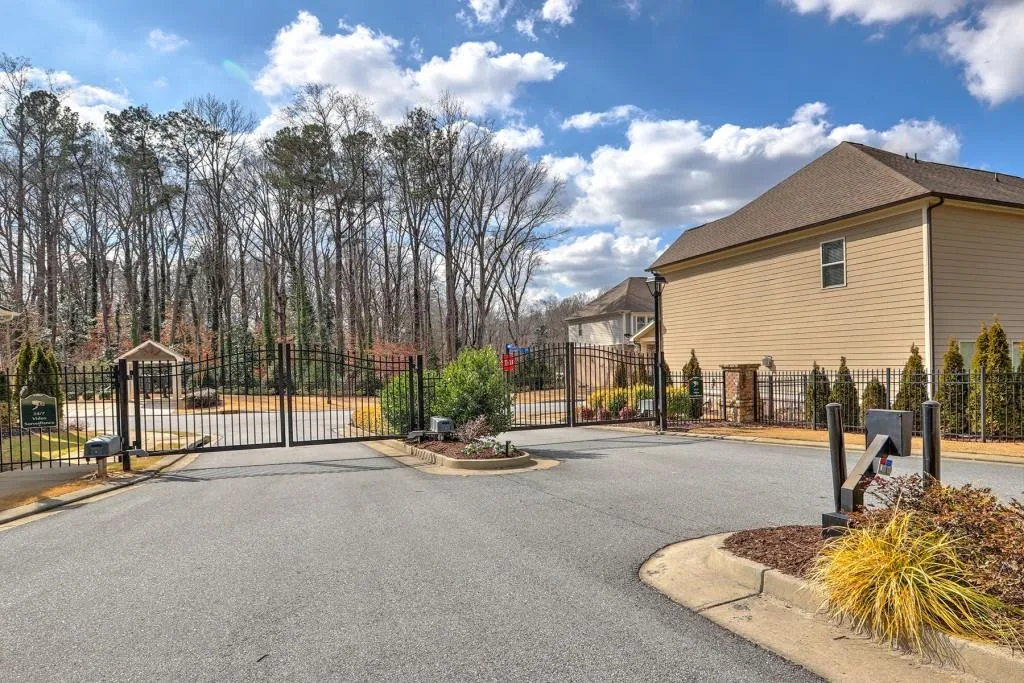 106 Austin Drive, Sandy Springs, Georgia 30328, 5 Bedrooms Bedrooms, ,4 BathroomsBathrooms,Residential,Sold,106 Austin Drive,6839659