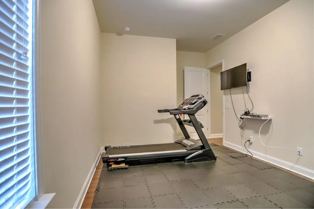 106 Austin Drive, Sandy Springs, Georgia 30328, 5 Bedrooms Bedrooms, ,4 BathroomsBathrooms,Residential,Sold,106 Austin Drive,6839659