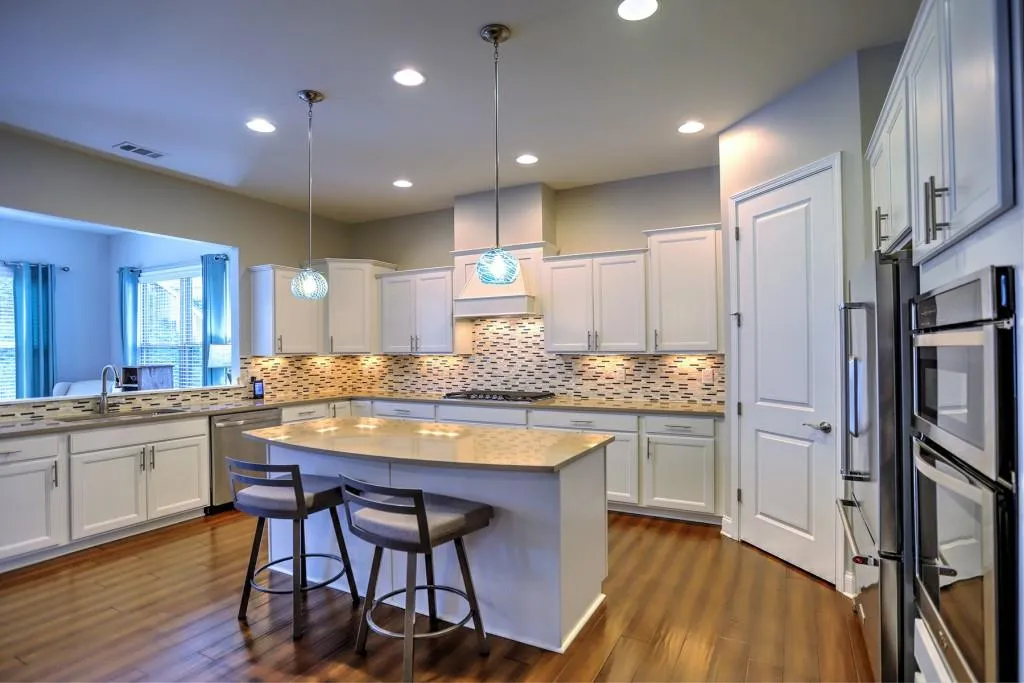 106 Austin Drive, Sandy Springs, Georgia 30328, 5 Bedrooms Bedrooms, ,4 BathroomsBathrooms,Residential,Sold,106 Austin Drive,6839659