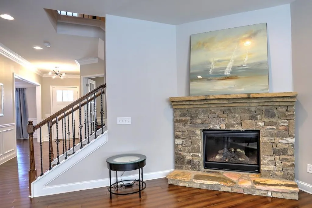 106 Austin Drive, Sandy Springs, Georgia 30328, 5 Bedrooms Bedrooms, ,4 BathroomsBathrooms,Residential,Sold,106 Austin Drive,6839659