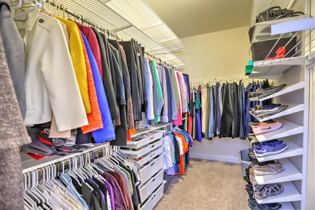 106 Austin Drive, Sandy Springs, Georgia 30328, 5 Bedrooms Bedrooms, ,4 BathroomsBathrooms,Residential,Sold,106 Austin Drive,6839659