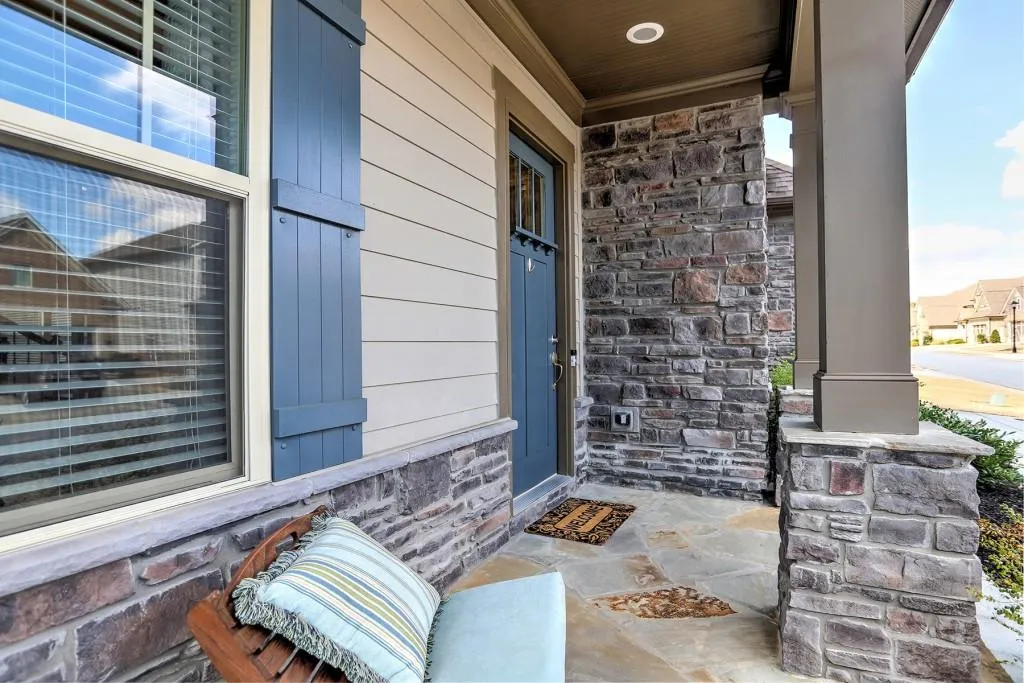 106 Austin Drive, Sandy Springs, Georgia 30328, 5 Bedrooms Bedrooms, ,4 BathroomsBathrooms,Residential,Sold,106 Austin Drive,6839659