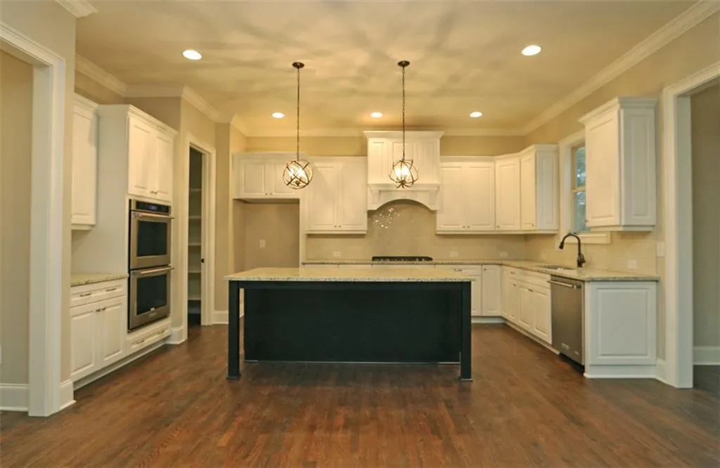 1040 Preswyck Way, Sandy Springs, Georgia 30328, 6 Bedrooms Bedrooms, ,5 BathroomsBathrooms,Residential,Sold,1040 Preswyck Way,5587698