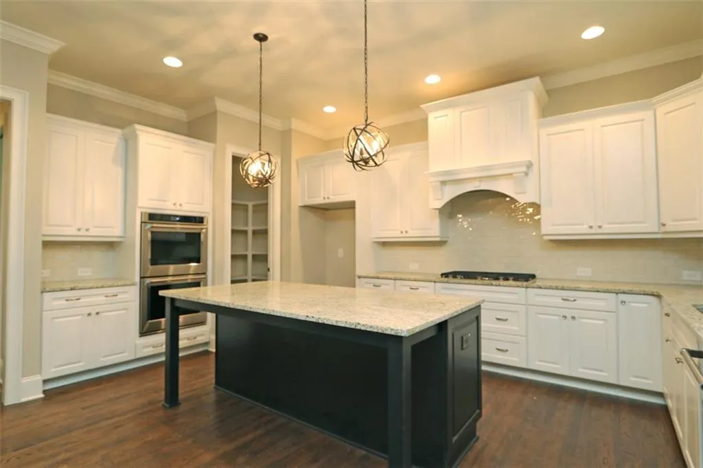 1040 Preswyck Way, Sandy Springs, Georgia 30328, 6 Bedrooms Bedrooms, ,5 BathroomsBathrooms,Residential,Sold,1040 Preswyck Way,5587698