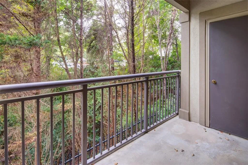 5559 Glenridge Drive Unit 1102, Atlanta, Georgia 30342, 2 Bedrooms Bedrooms, ,2 BathroomsBathrooms,Residential,Sold,5559 Glenridge Drive Unit 1102,6126336