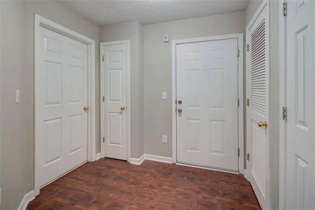 5559 Glenridge Drive Unit 1102, Atlanta, Georgia 30342, 2 Bedrooms Bedrooms, ,2 BathroomsBathrooms,Residential,Sold,5559 Glenridge Drive Unit 1102,6126336