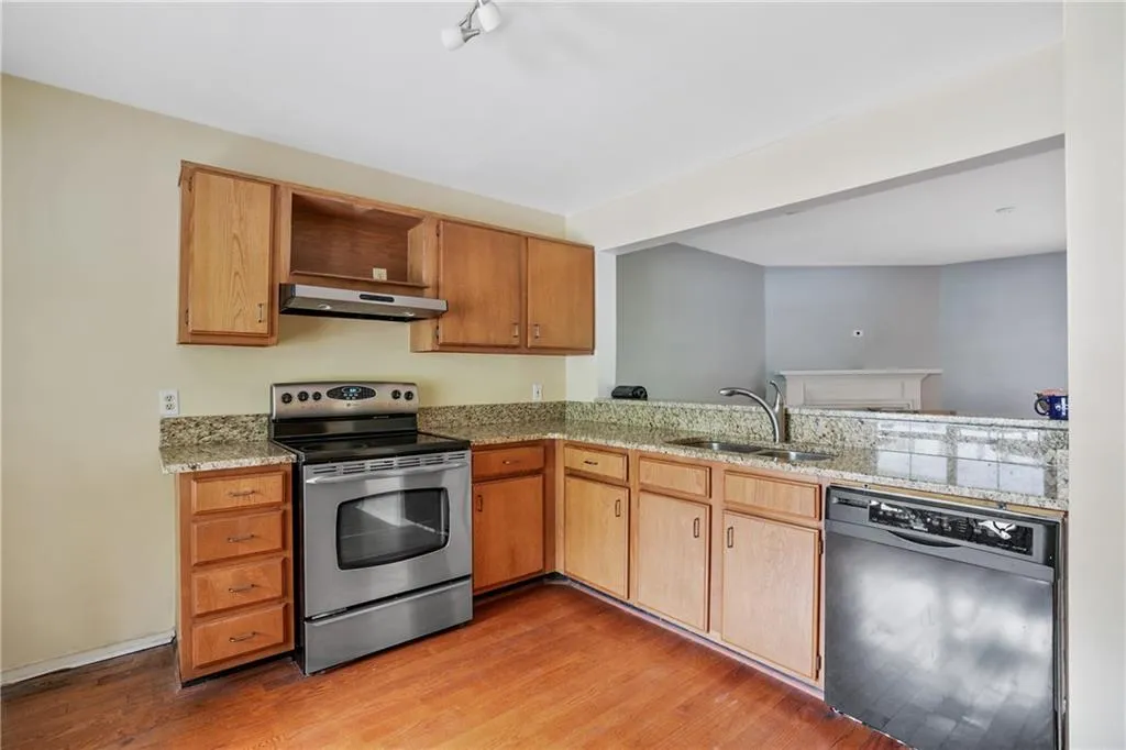 1806 Queen Anne Court, Atlanta, Georgia 30350, 2 Bedrooms Bedrooms, ,2 BathroomsBathrooms,Residential,Sold,1806 Queen Anne Court,6886252